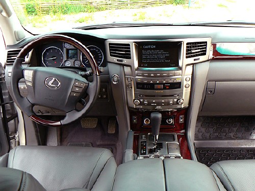 Lexus LX 570 - роскошный автомобиль Lexus LX 570 - роскошный автомобиль